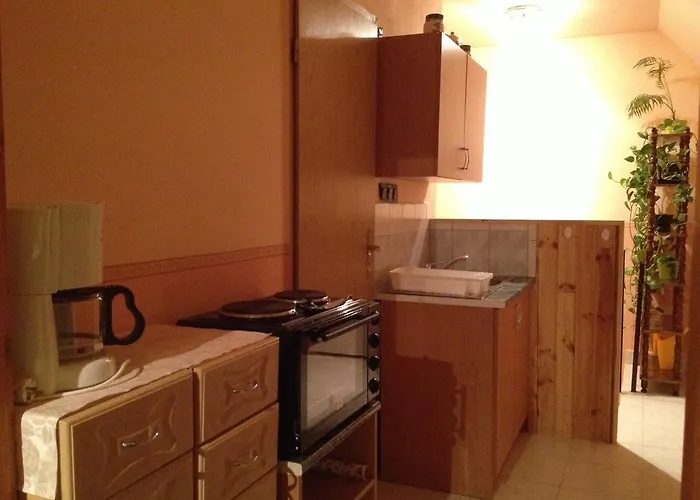 Lilla Апартаменты Шарвар